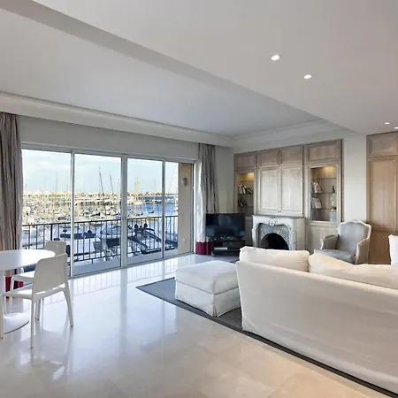 Appartement Ref 847 - Center - Sea View For Rent Cannes